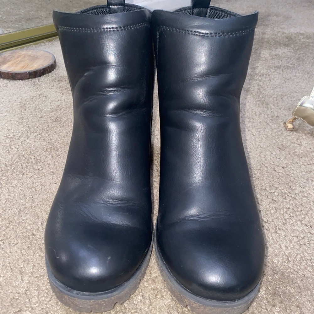 Korks black chunky heel booties size 6